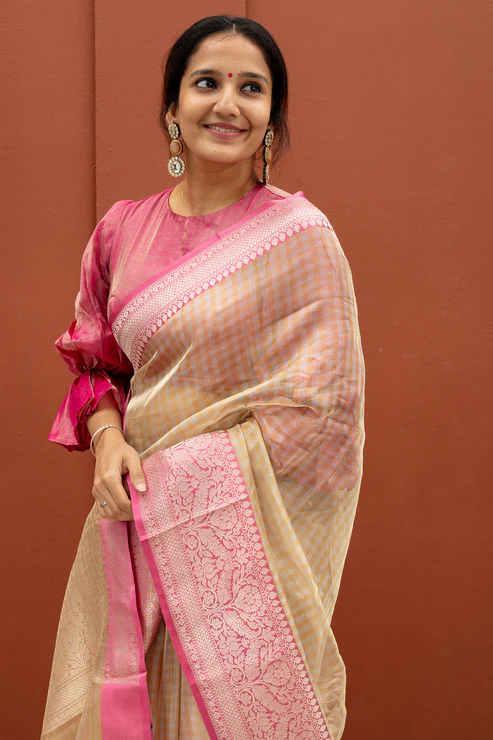 Banaras tissue brocade silk Saree - Image 4