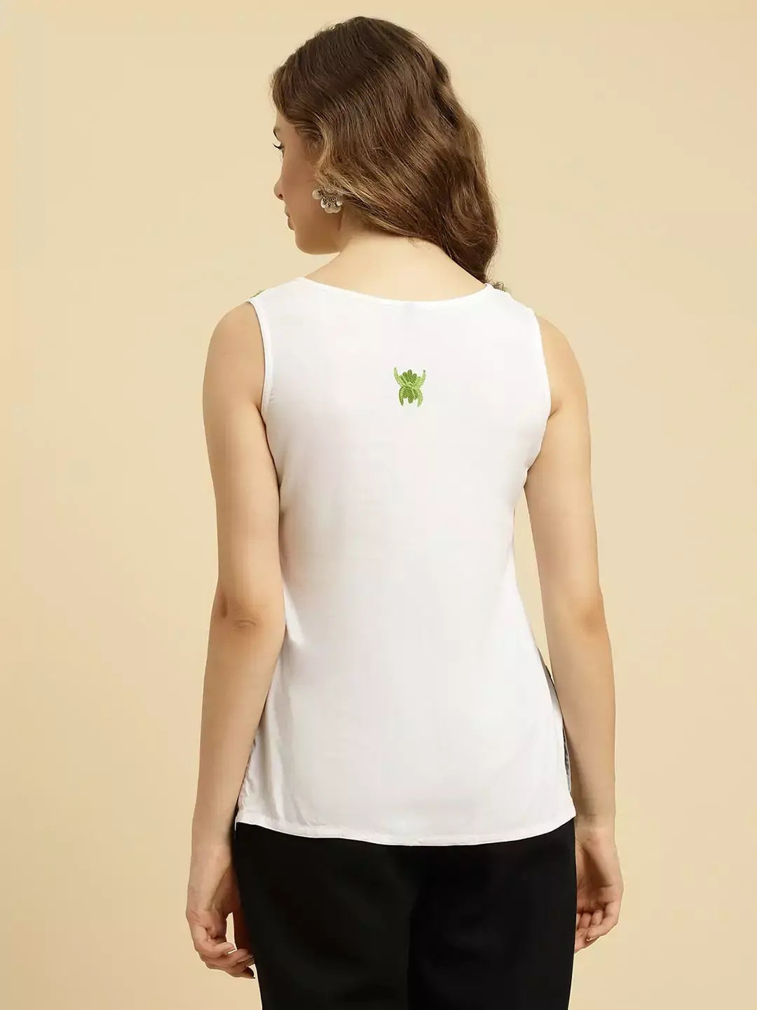 White Sleeveless Short Kurti - Image 3